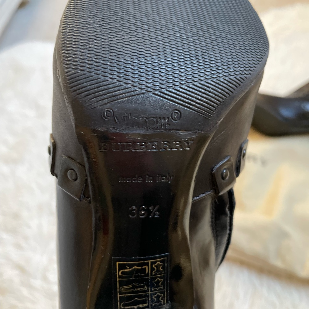 Black Burberry booties - Picture 2 of 4